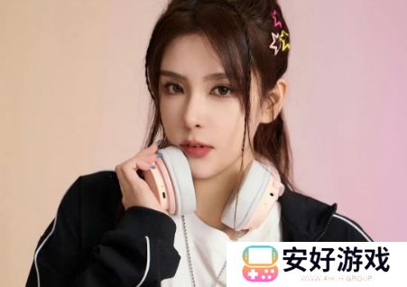 女解说Rita相亲被拒引热议，和伞皇直播全程看肌肉，网友：是真饿了