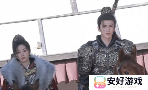 《逐玉》未播先火，张凌赫解锁发冠新造型，和田曦薇同框太般配