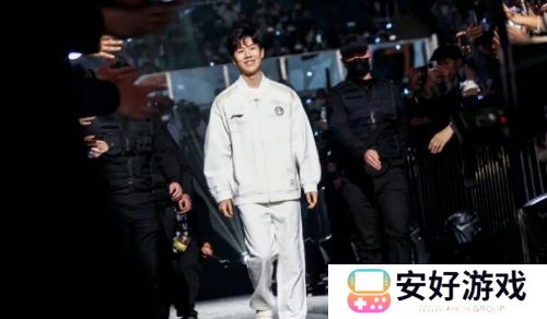 姿态提问DeepSeek谁是世界第一上单，AI结果显示：TheShy名列第一