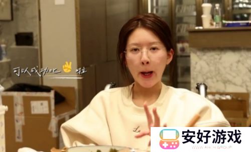 赵露思对四个字耿耿于怀,用豪宅和美食来博取同情,反遭网友吐槽