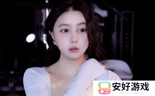 女主播遭榜一大哥提无理要求,当场拒绝后泪崩,称自己是有底线的