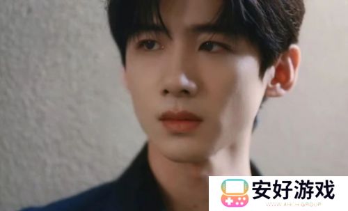 《难哄》看懂桑延陪温以凡玩4年游戏,才猛然发现,他的爱究竟有多深