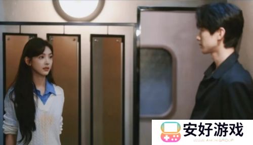 《难哄》看懂桑延陪温以凡玩4年游戏,才猛然发现,他的爱究竟有多深