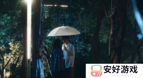 《难哄》看懂桑延陪温以凡玩4年游戏,才猛然发现,他的爱究竟有多深