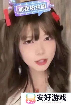 骆歆遭网友吐槽身材臃肿，直接下拉衣角自证，称自己是丰满不是肿