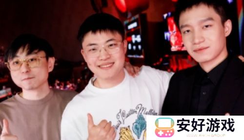 Uzi在直播间哭穷，不料家底被曝光，有网友用Deepseek估算出其资产