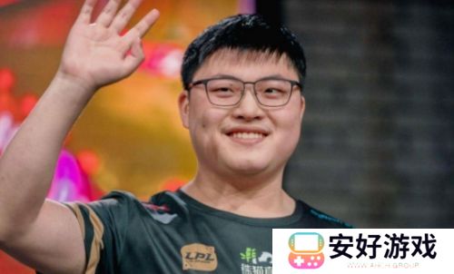 Uzi在直播间哭穷，不料家底被曝光，有网友用Deepseek估算出其资产